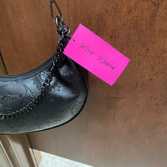 NWT BETSEY JOHNSON BLK SKULL “SADDLE BAG” CROSSBODY BAG - Picture 4 of 12